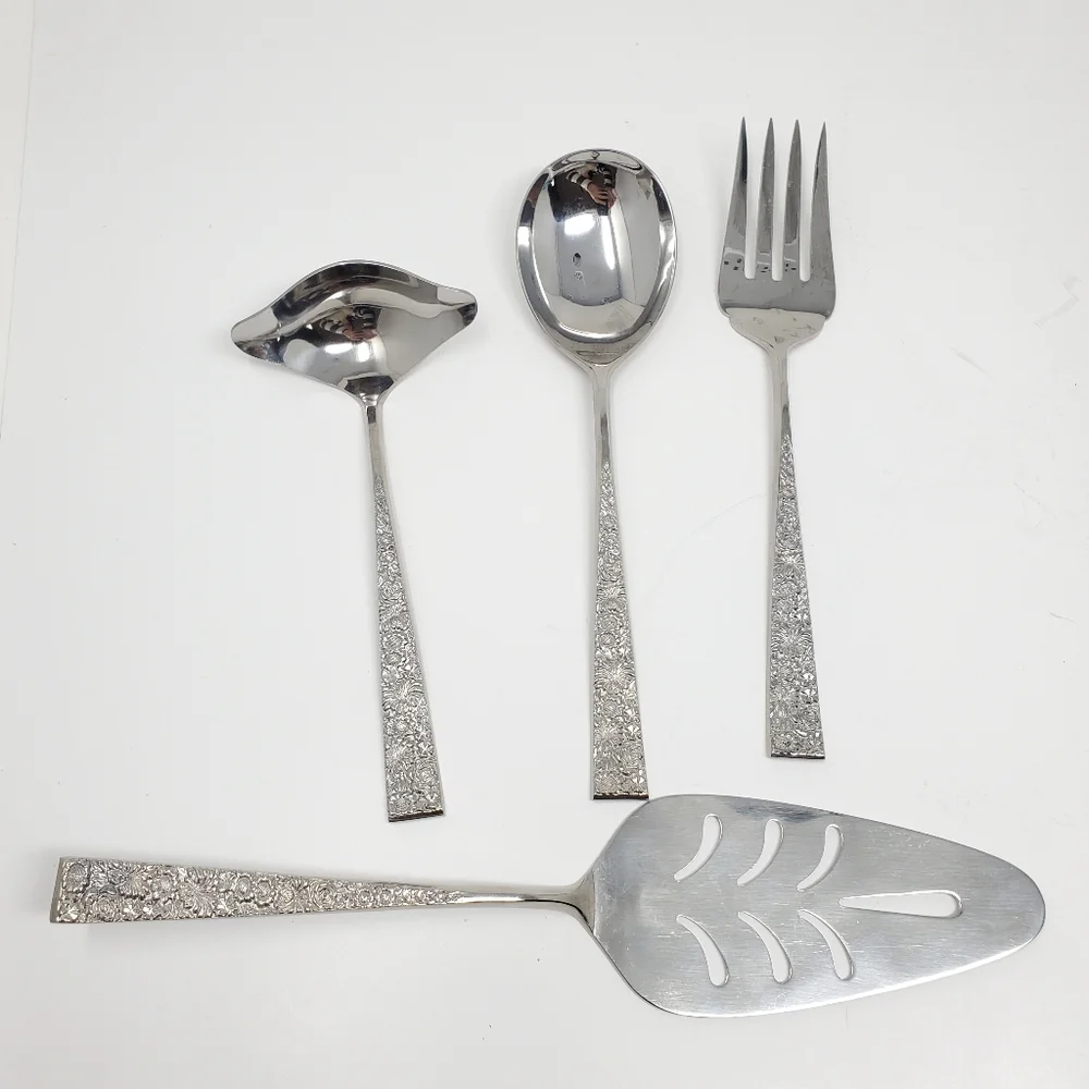 Cosmos Fresco Stainless flatware serving set of 4 In Excellent condition